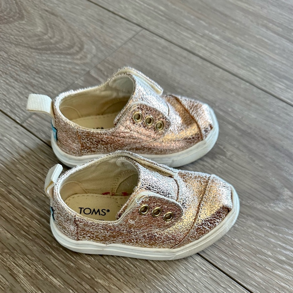 TOMS Toddler girl slip on shoes size 5